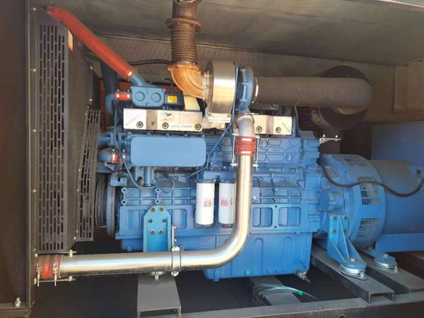 府谷燃油消耗率与进气温度的具体关系是什么？