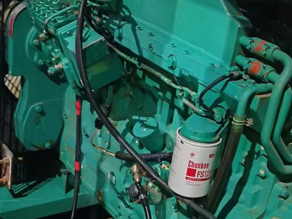 府谷如何确定新的发电机组控制系统是否与原系统兼容？